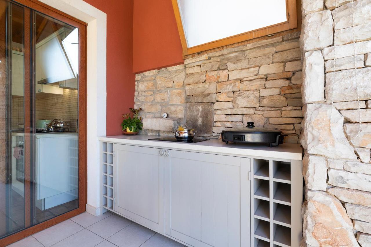 Poiai Stonehouse With Jacuzzi Villa Перой Екстериор снимка