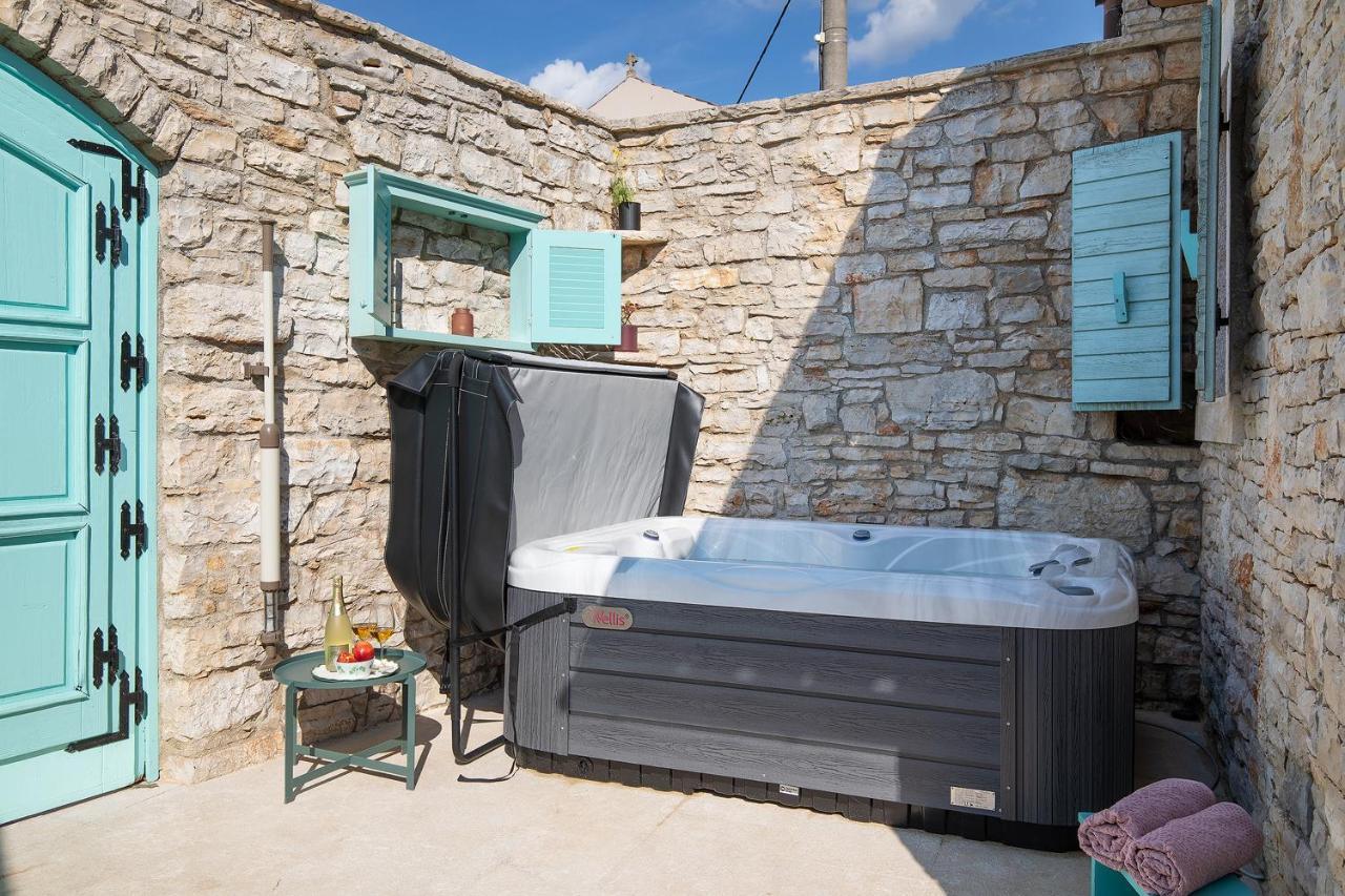 Poiai Stonehouse With Jacuzzi Villa Перой Екстериор снимка